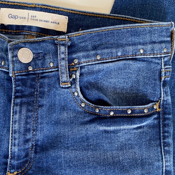 GAP1969 True Skinny Ankle Jeans with Silver Stud Detail-26R - Picture 6 of 8